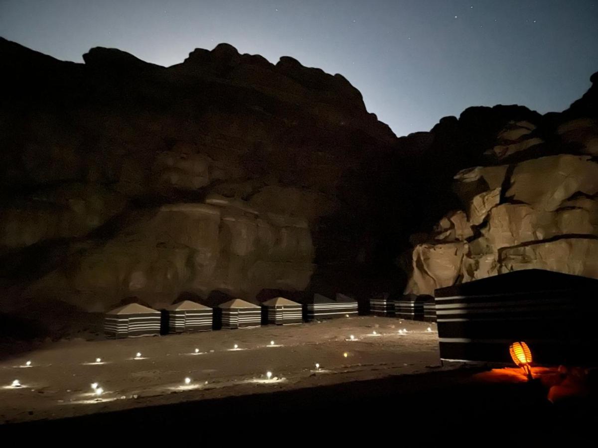 Moon City With Jeep Trips ワディ ・ラム エクステリア 写真